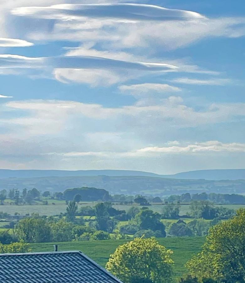 Ribble Valley Lodge Retreat Gisburn Exterior foto